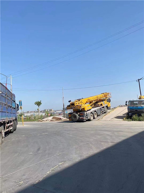 迁安市25吨吊车的租赁价格大概是多少？