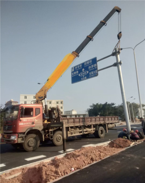 迁安市设备吊装租赁吊车要用多大吊车