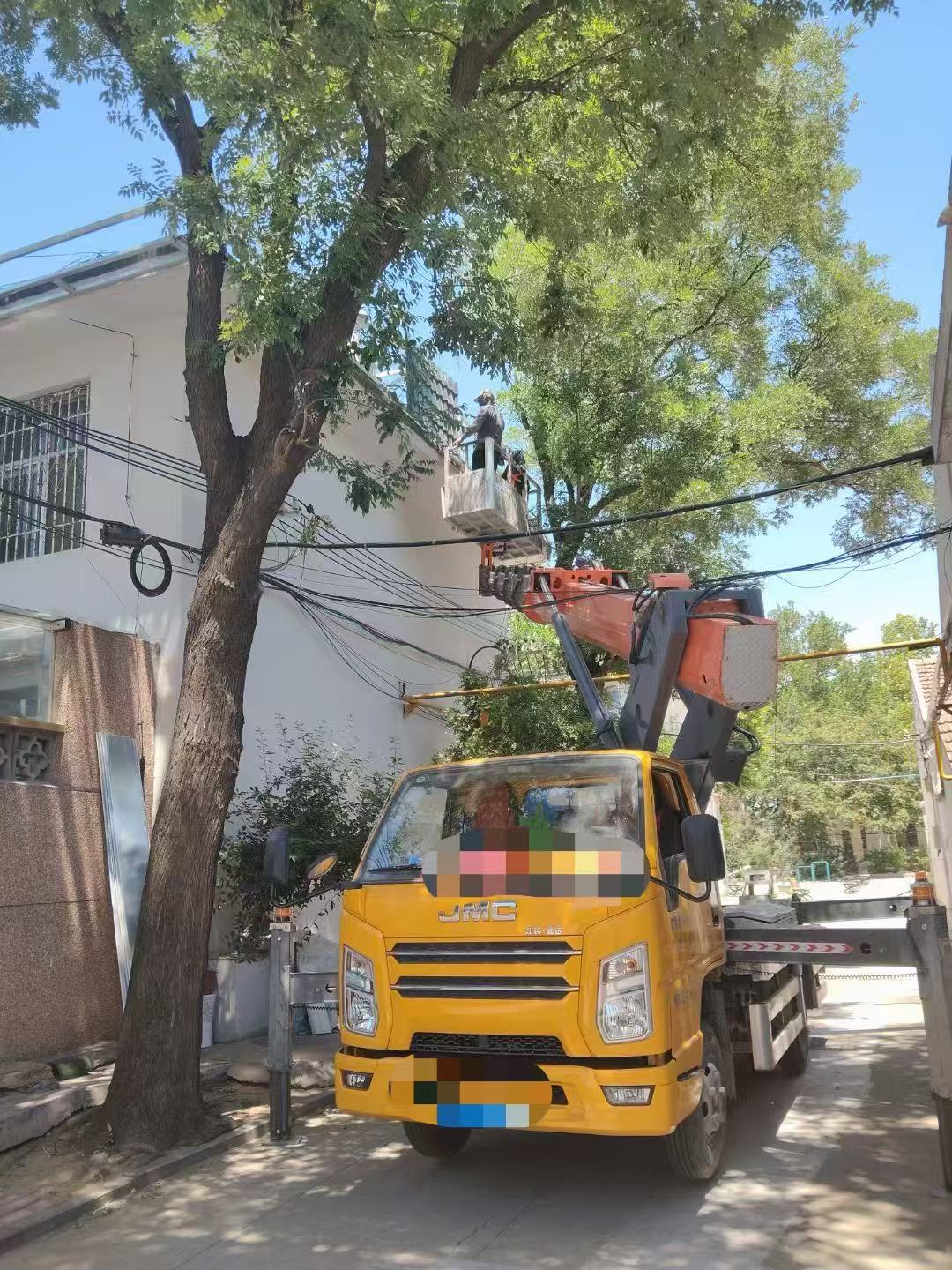 迁安市高空作业车能吊装重物吗？最大承载多少公斤？